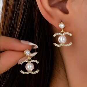Luxury-inspired Gold and Pearl Earrings